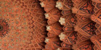 Hem Âfâkta Hem Enfüste