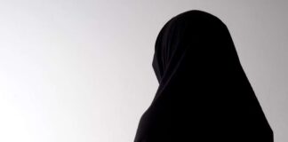 Ey Müslüman Kızları! Başörtünüzle İftihar Ediniz